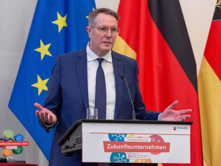 Ministerpräsident Alexander Schweitzer