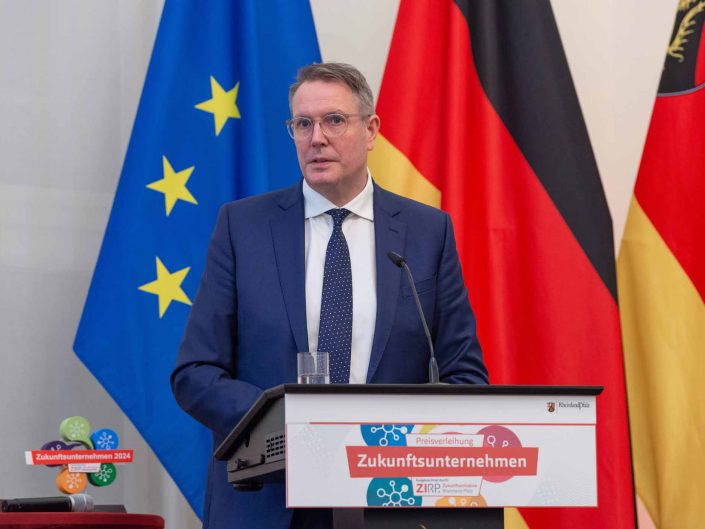 Ministerpräsident Alexander Schweitzer